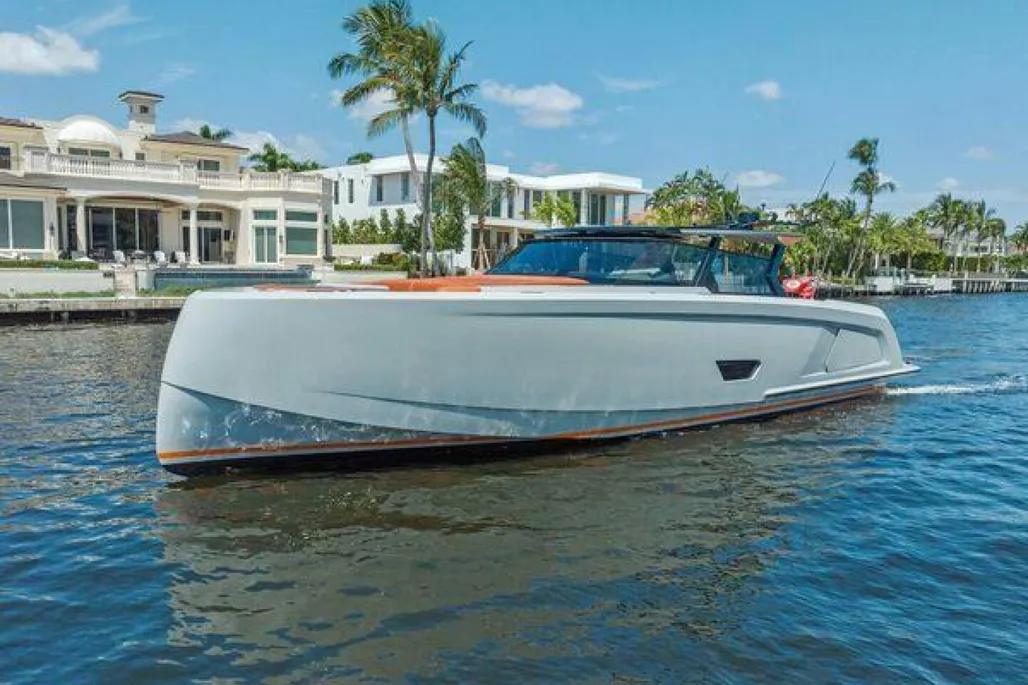 VQ58 Day Yacht